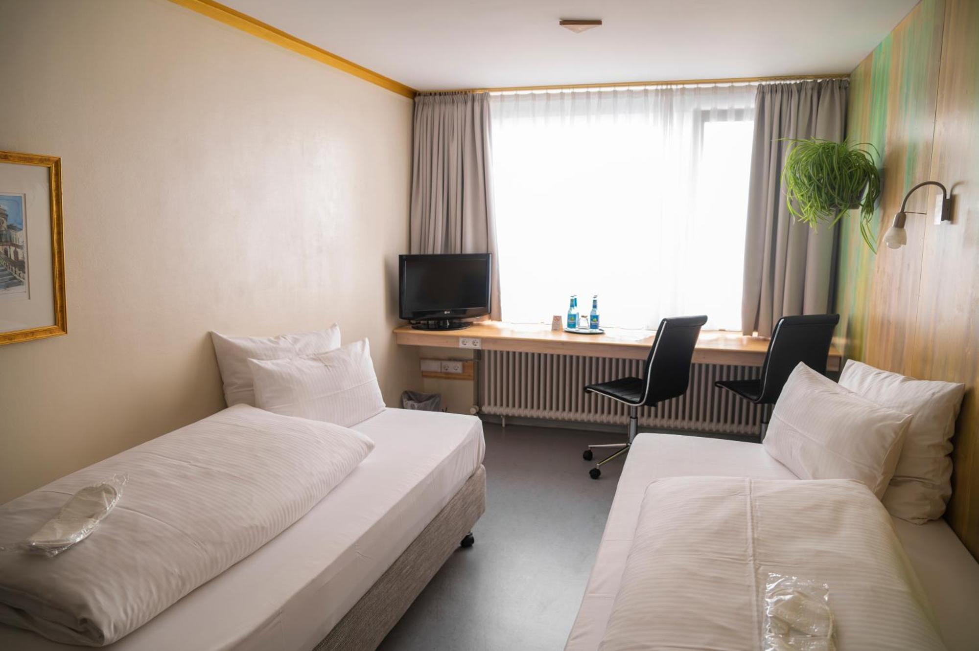 Abalon Hotel Ideal Stuttgart Bagian luar foto